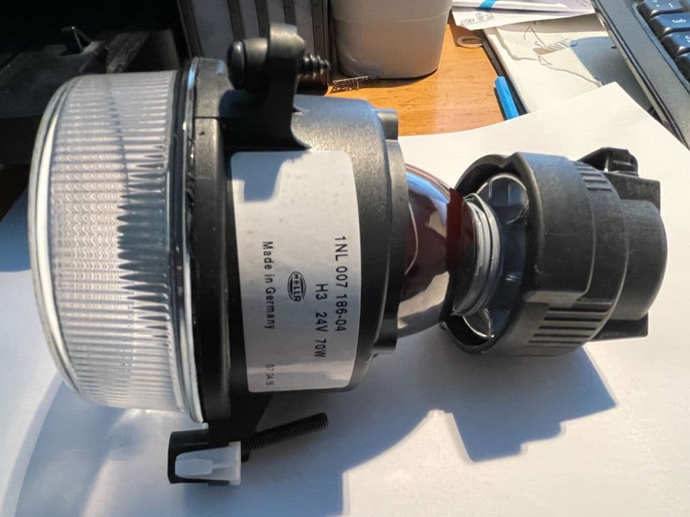 NEOPLAN VOLVO 7700 8500 9700 9900 B7 B9 B12 BOVA  BUS COACH GEN. HELLA FOG LIGHT