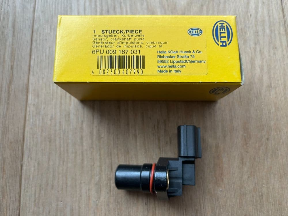 VAUXHALL CRANKSHAFT POSITION SENSEOR MEGA CHEAP TO CLEAR KEEP AS A SPARE PART