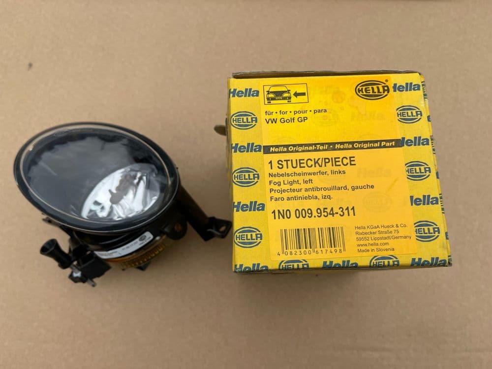 VW BEETLE GOLF JETTA TIGUAN UP PAIR OF FOG LIGHT GENUINE VW OE HELLA 1 x LH + RH