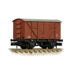 Graham Farish 373-741B BR 10T Meat Van, Early Bauxite Livery