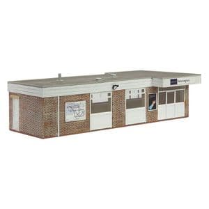 Scenecraft 44-1016 South Eastern Station White