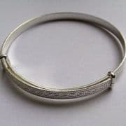 Sterling silver Ladies Expandable Greek Key pattern bangle 5.6g