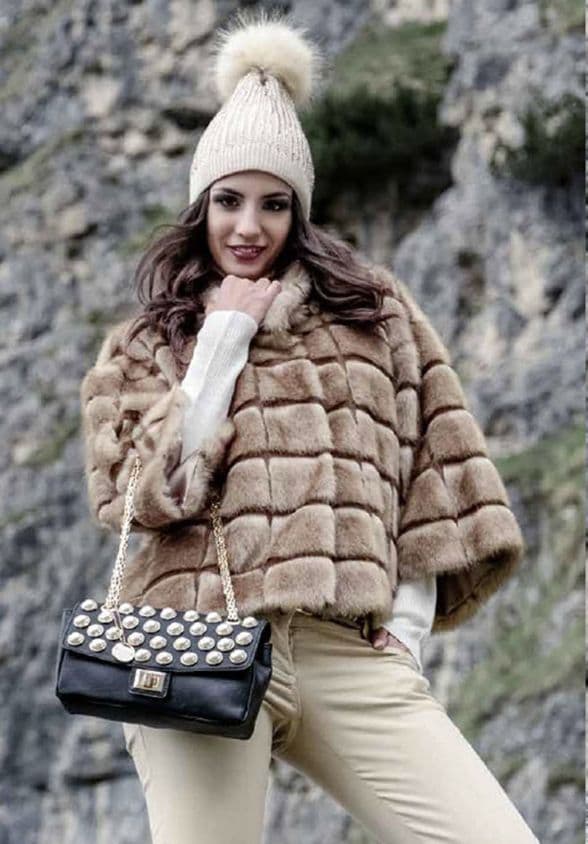 Coney Fur Poncho - Cream - ( Genue Fur )Coney Fur Poncho - Cream - ( Genue Fur )