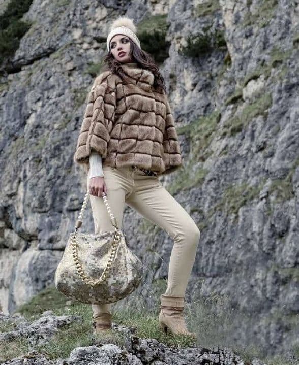 Coney Fur Poncho - Cream - ( Genue Fur )Coney Fur Poncho - Cream - ( Genue Fur )