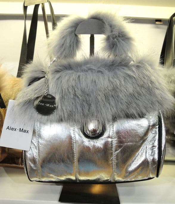 Morden Plastic Handbags
