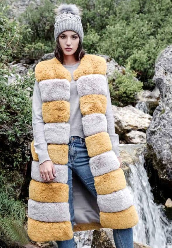 PIA ROSSSINI ANISTON WRAP CAPPUCCINO
Elegant Wrap in a Luxurious Wool Mix Fabric Complemented with a Trail of Delicate Gold Studs Down the Centre for a Glamorous FinishLuxuriously Warm Cable Knit Poncho with Stylish Button Close at Sides. Coordinating Accessories Available.
pia rossini clothing
ALICE WRAP SILVER GREY
Luxurious Warm Knitted Wrap with Feminine Fluted Edge Detail