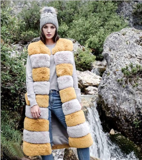 PIA ROSSSINI ANISTON WRAP CAPPUCCINO
Elegant Wrap in a Luxurious Wool Mix Fabric Complemented with a Trail of Delicate Gold Studs Down the Centre for a Glamorous FinishLuxuriously Warm Cable Knit Poncho with Stylish Button Close at Sides. Coordinating Accessories Available.
pia rossini clothing
ALICE WRAP SILVER GREY
Luxurious Warm Knitted Wrap with Feminine Fluted Edge Detail