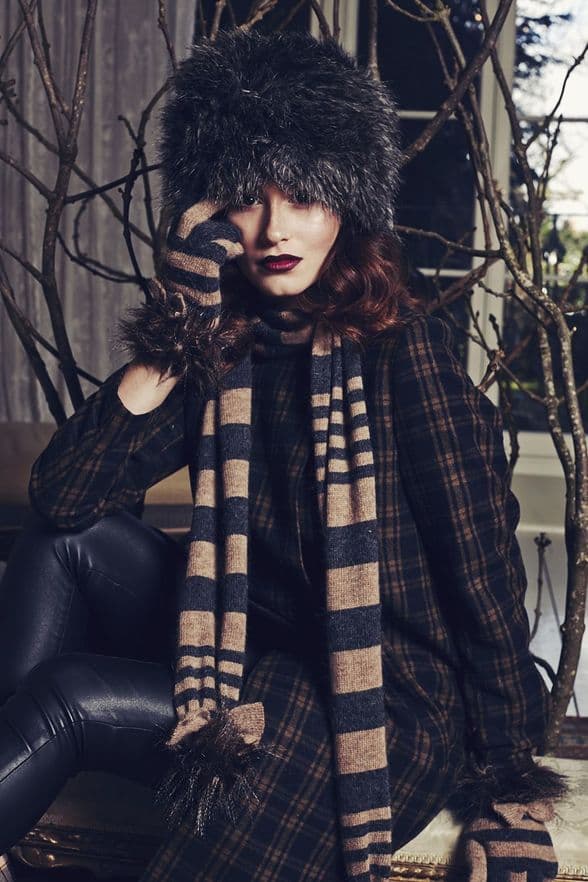 PIA ROSSINI KAYLA GLOVE- BLACK/CHARCOAL
PIA ROSSINI KAYLA GLOVE- BLACK/CHARCOAL