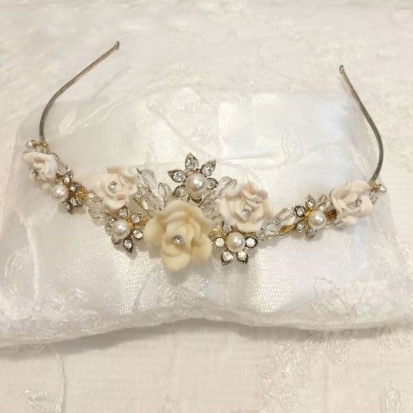 ConMiGo HT120020 bridal sequin, crystal and pearl with ceramic flower tiara