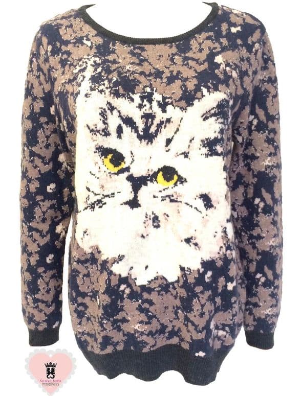 Miss Jolie - Embroidered Cat Cardigan
MiMiss Jolie Cardigan,
ss Jolie - Embroidered Cat Cardigan