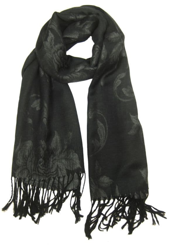 PIA ROSSSINI AZEALIA WRAP
pia rossini clothing
ALICE WRAP SILVER GREY
Luxurious Warm Knitted Wrap with Feminine Fluted Edge Detail