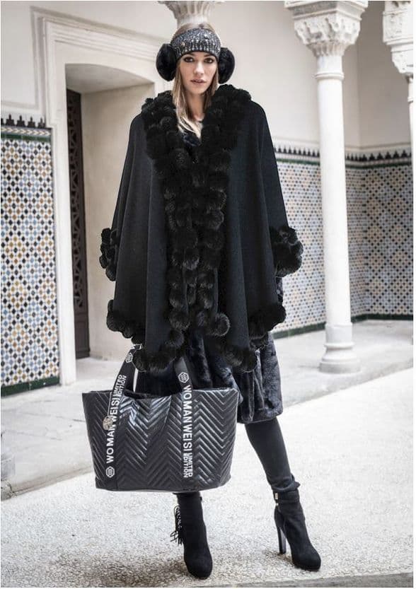 PIA ROSSSINI ALICE WRAP SILVER GREY
pia rossini clothing
ALICE WRAP SILVER GREY
Luxurious Warm Knitted Wrap with Feminine Fluted Edge Detail