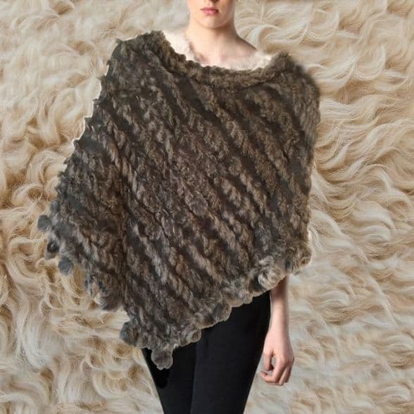 PIA ROSSSINI ALICE WRAP SILVER GREY
pia rossini clothing
ALICE WRAP SILVER GREY
Luxurious Warm Knitted Wrap with Feminine Fluted Edge Detail