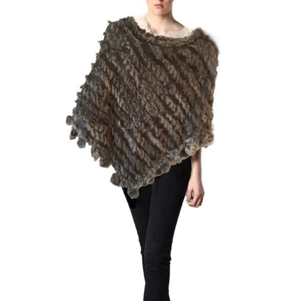 PIA ROSSSINI ALICE WRAP SILVER GREY
pia rossini clothing
ALICE WRAP SILVER GREY
Luxurious Warm Knitted Wrap with Feminine Fluted Edge Detail