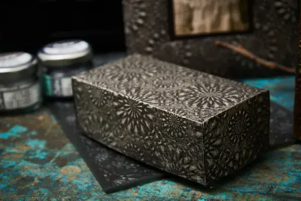 667001 Sizzix® 3-D Texture Fades Embossing Folder - Kaleidoscope Large/A5 by Tim Holtz