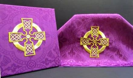 Brocade Celtic Cross Burse and Veil Set ()