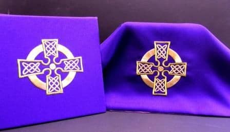 Celtic Cross Burse and Veil Set ()