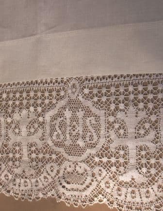Plain Weave Altar Cloth with Lace