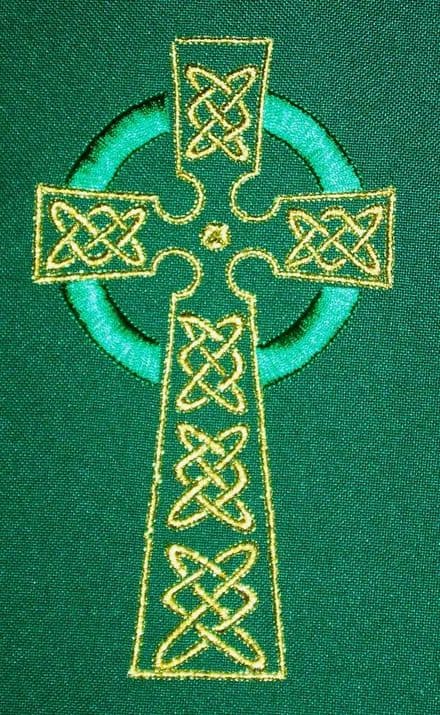 Seasonal Celtic Cross (090)