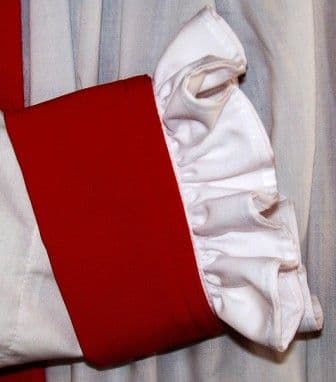 Wrist bands and ruffs