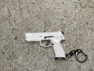 1:3 White QSZ92G plastic model