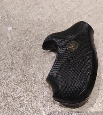 Pachmayr rubber grip for Detective special (Late ver)