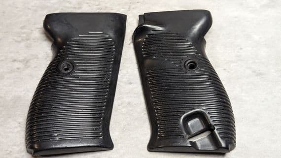 Walther P38 line black grips (USA repro)