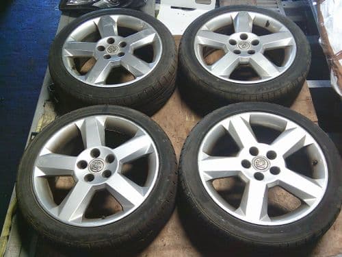 17" GENUINE GM ASTRA SRI TURBO 5-SPOKE ALLOYS. SILVER WITH TOYO TR1 BRANDED TYRES