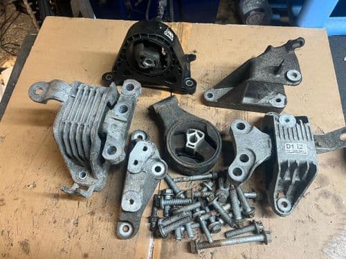 ASTRA J GTC VXR GENUINE GM ENGINE & GEARBOX MOUNT & BOLTS SET
