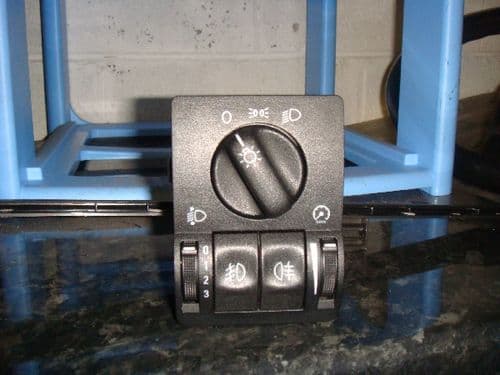 ASTRA MK4 HEADLIGHT CONTROL UNIT WITH FOGS