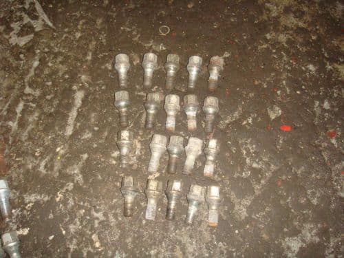 ASTRA MK4 SET OF ALLOY WHEEL BOLTS