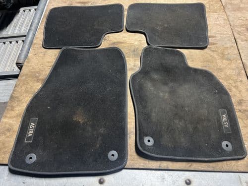 ASTRA MK5 GENUINE GM BLACK INTERIOR MAT SET