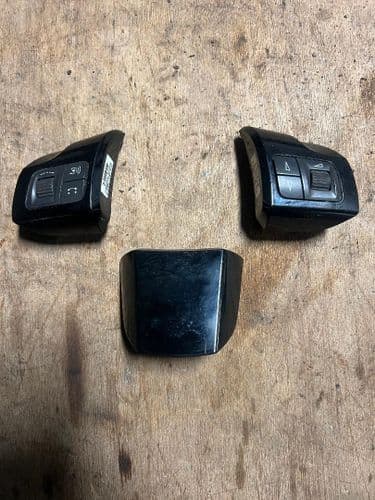 ASTRA MK5 GENUINE GM PIANO BLACK STEERING WHEEL TRIMS SET OF 3