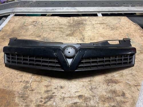 ASTRA MK5 SRI 3-DOOR GENUINE GM COLOUR CODED FRONT GRILL IN BLACK