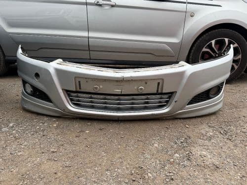 ASTRA MK5 SRI 5-DOOR GENUINE XP FRONT BUMPER & LOWER SECTION IN SILVER