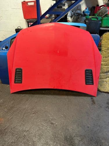 ASTRA MK5 VENTED BONNET IN POWER RED