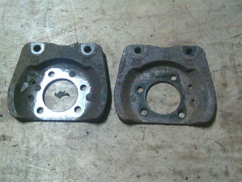 ASTRA MK5 VXR 280mm REAR CALIPER MOUNTING PLATES PAIR