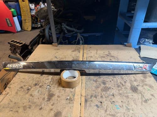 ASTRA MK5 VXR 3-DOOR CHROME BOOT STRIP WITH BADGES