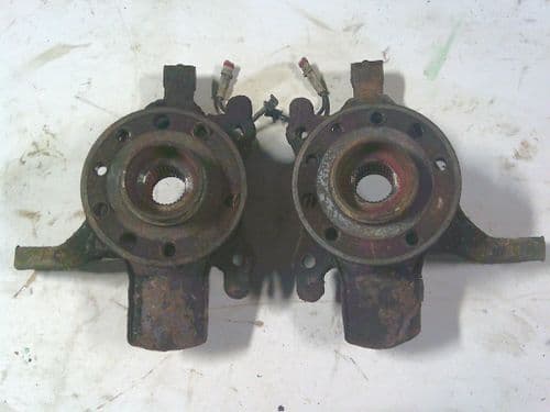 ASTRA MK5 VXR 5-STUD FRONT HUBS & KNUCKLES.PAIR