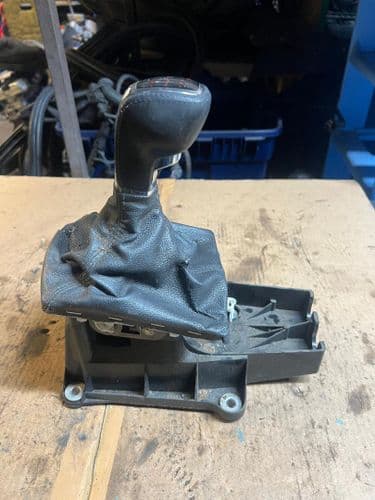 ASTRA MK5 VXR 6-SPEED LEATHER GEAR SELECTOR UNIT.