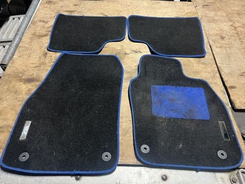 ASTRA MK5 VXR BLACK & BLUE INTERIOR MAT SET