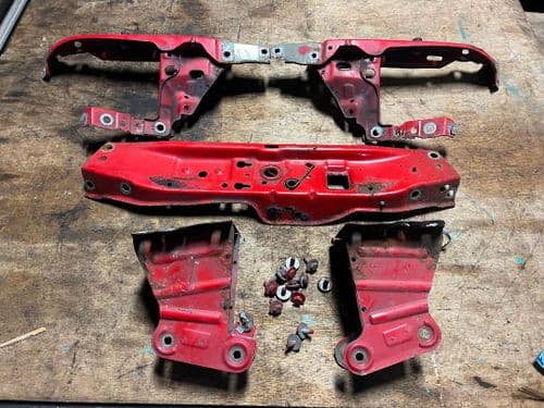 ASTRA MK5 VXR FRONT PANEL & CHASSIS LEG END SUPPORTS, IN RED