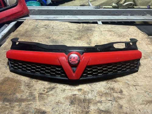 ASTRA MK5 VXR GENUINE GM FRONT GRILL IN POWER RED - Z50b