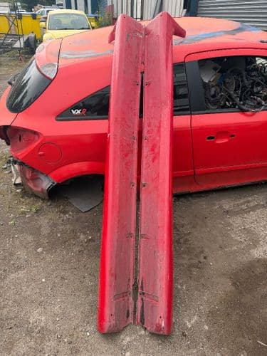ASTRA MK5 VXR GENUINE GM SIDE SKIRTS IN POWER RED - Z50B, PAIR