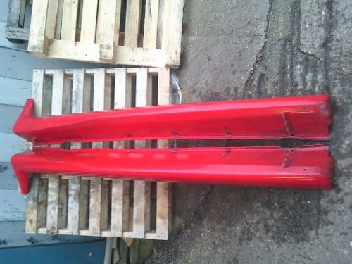 ASTRA MK5 VXR GENUINE GM SIDE SKIRTS IN POWER RED - Z50B, PAIR