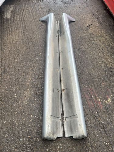 ASTRA MK5 VXR GENUINE GM SIDE SKIRTS IN SILVER PAIR