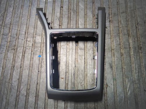ASTRA MK5 VXR SILVER CENTRE CONSOLE SECTION