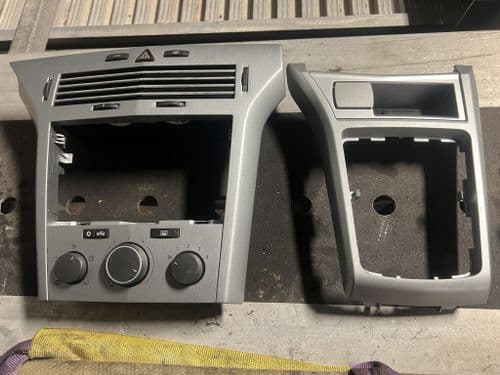 ASTRA MK5 VXR SILVER CENTRE CONSOLE SET