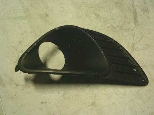 CORSA D VXR FRONT BUMPER DRIVERS O/S FOGLIGHT PLASTIC SURROUND