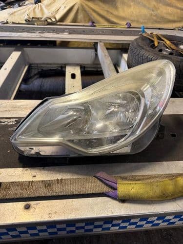 CORSA D VXR GENUINE GM FACELIFT N/S PASSENGER HEADLIGHTS